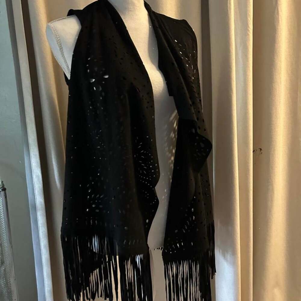 Cavender's Faux Suede Fringe Vest Size M Black Laser Cut New With Tags